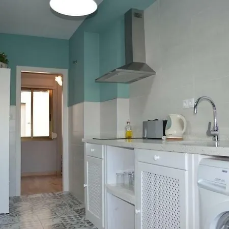 Sunshine Seneca Apartment